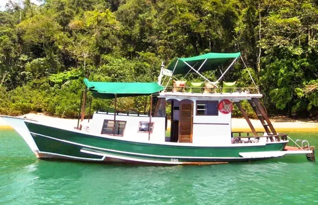 Barco_Latitute_01