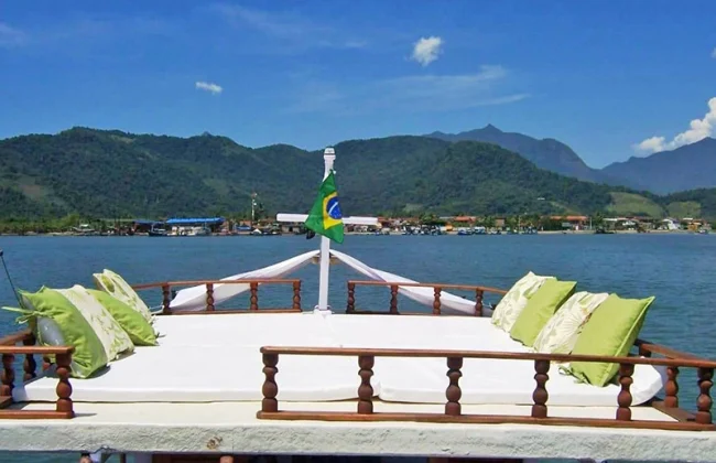 Barco_Latitute_02