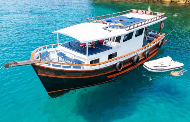 Barco_Pura_Vida_01
